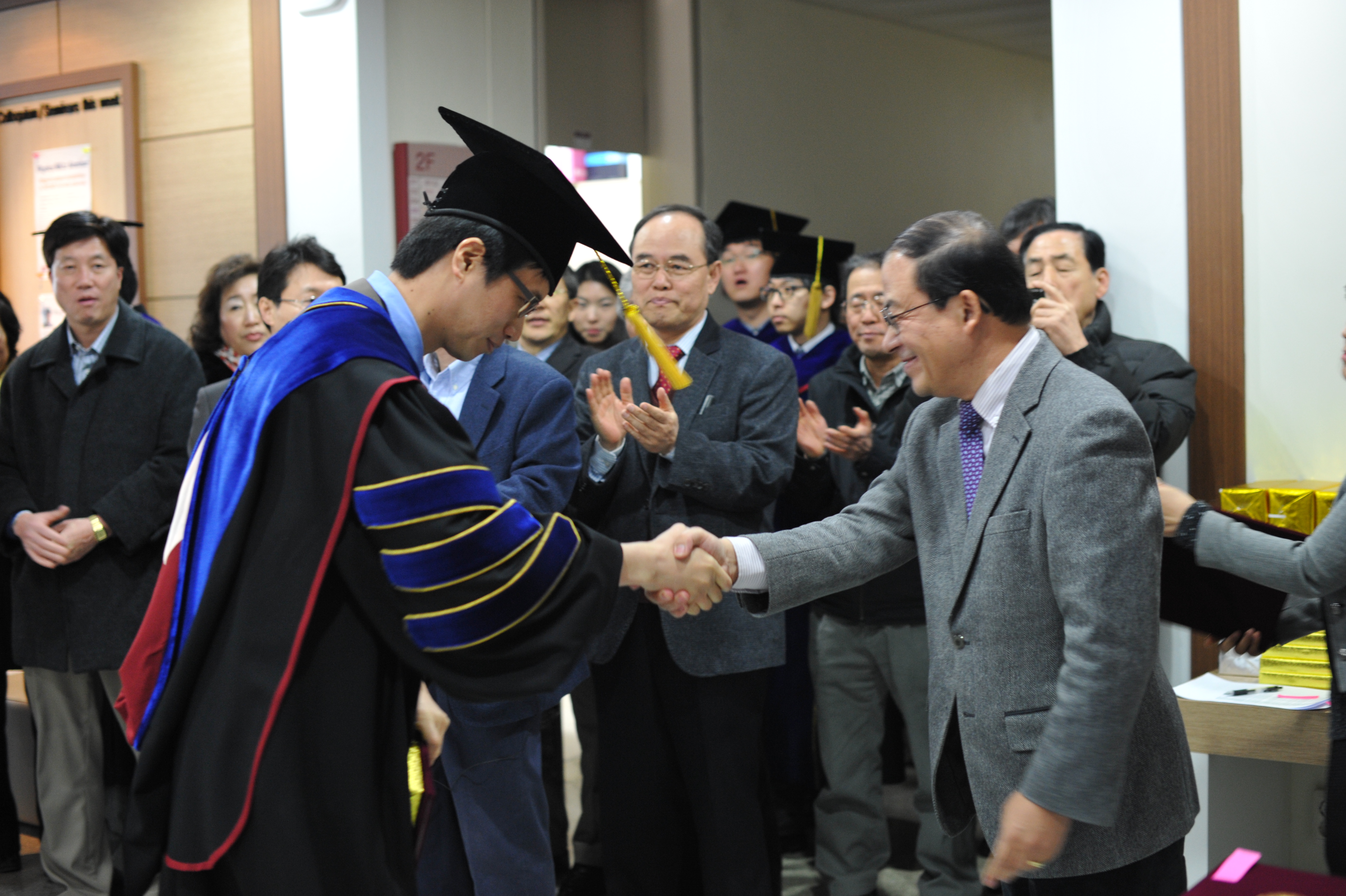2011학년도 POSTECH 물리학과 학위기 전달식