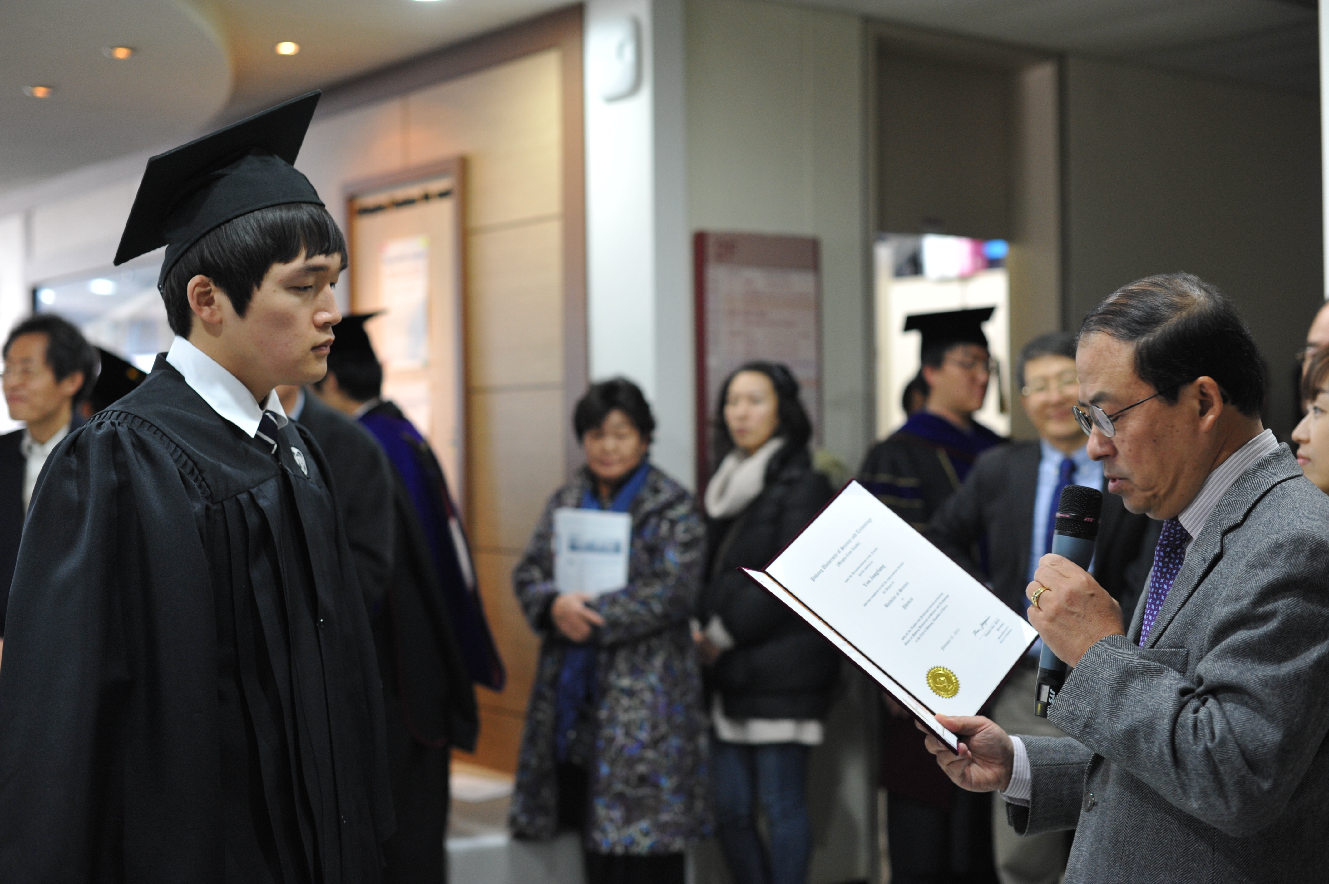2011학년도 POSTECH 물리학과 학위기 전달식
